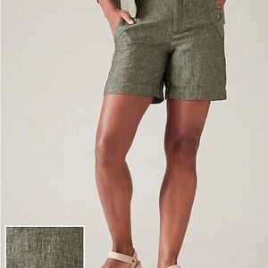 Athleta Green Bermuda Shorts Mid-Rise Tailored Fit